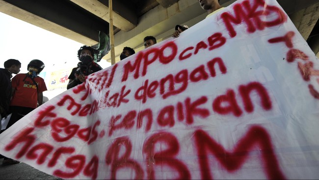 Serikat pekerja mengirim surat yang ditujukan kepada sembilan partai politik terkait penolakan kenaikan harga BBM.