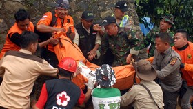 Longsor Pengalengan: 4 Orang Tewas, 9 Luka dan 9 Masih Dicari