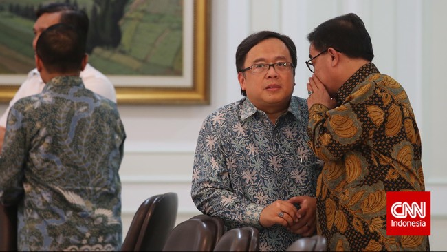 "Yang terpenting sekarang adalah benahi ekonomi, karena segala janji kampanye dapat terlihat jika ekonomi sudah bergerak," kata Ketua Umum DPP Projo.