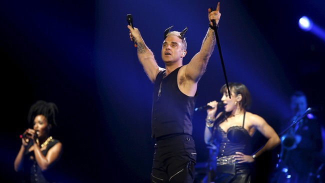 Bertanduk Iblis, Robbie Williams 'Goyahkan' Paris