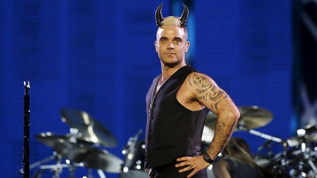 Penyanyi Inggris Robbie Williams mengajukan diri mewakili Rusia setelah keikutsertaan negara itu di Eurovision terancam akibat konflik politik.