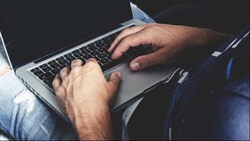 Onno Kritik Aksi Kominfo Blokir Situs Islam Radikal