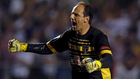Kiper 42 Tahun Brasil Cetak Gol ke-126