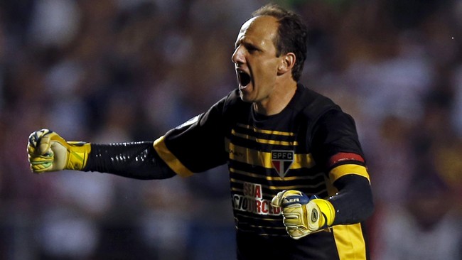 Rogerio Ceni hingga ini masih tercatat sebagai satu-satunya kiper yang mampu mencetak lebih dari 100 gol, mengalahkan Jose Luis Chilavert.
