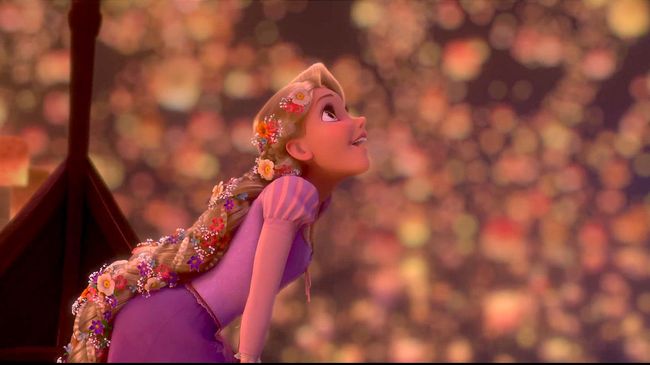 Disney on The Fairy Tale Weddings menghadirkan 16 gaun pengantin yang terinspirasi dari tokoh-tokoh Disney mulai dari Ariel, Rapunzel, hingga Snow White.