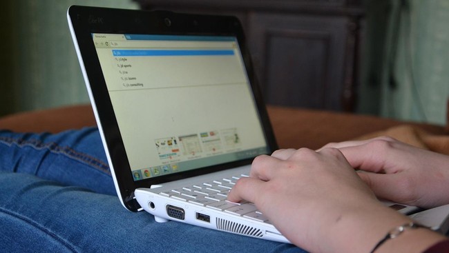 Anggota Komisi I DPR RI dari Fraksi PKS Sukamta meminta penggunaan algoritma internet diatur dalam RUU PDP demi melindungi privasi warga negara.