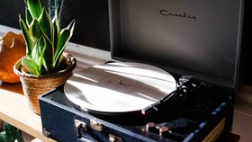 Demi Gaet Pecinta Musik, Hotel Rilis Label Rekaman