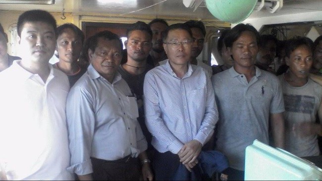 Puluhan ABK WNI yang over kontrak hingga kini masih terlantar di sebuah kapal bekas di perairan Angola, Afrika. Siapa saja mereka?