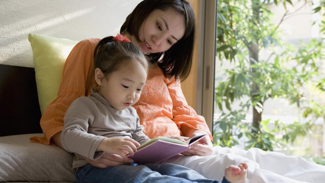 Setelah papa meninggal, mama menjadi papa yang harus bertindak tegas dan juga harus menjadi seorang mama yang sabar. #KompetisiDearMom
