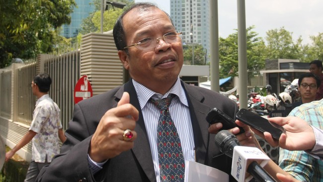 Dalam fakta persidangan terungkap, Innospec melalui PT Soegih Indrajaya menyuap dua mantan pejabat, Suroso dan mantan Dirjen Minyak dan Gas, Rahmat Sudibyo.
