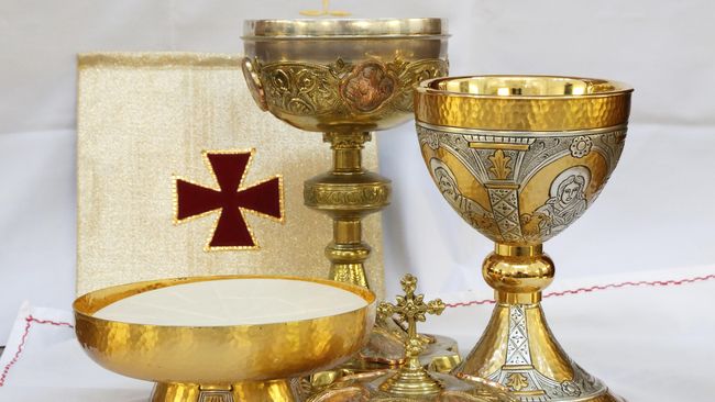 Sudah Misa Malam Natal Apakah Masih Harus Ikut Misa Natal? Sudah ikut Misa Malam Natal di Gereja Katolik apakah masih harus ikut Misa Natal ? Apakah keduanya sama saja?