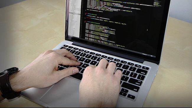 Jika kamu merasa punya kepribadian introver dan tidak banyak bicara, jurusan kuliah yang cocok untuk anak pendiam ini dapat menjadi pilihan.