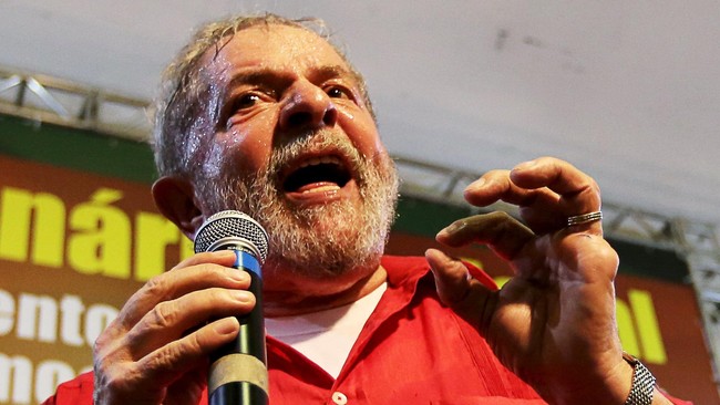 Luis Inacio Lula da Silva, bekas presiden yang kembali menjadi salah satu kandidat terkuat dalam pemilu Brasil, divonis penjara nyaris 10 tahun karena korupsi.