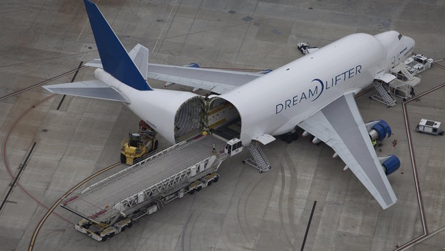 Iran telah menandatangani kesepakatan untuk membeli 100 pesawat dari Boeing buatan Amerika Serikat.