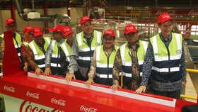 Ketidakpercayaan Publik Ancam Bisnis Coca-Cola dan Sinar Mas