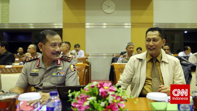 Kepala Polri Jenderal Badrodin Haiti mengatakan pergantian pejabat tinggi Polri tergantung pada keputusan Dewan Jabatan dan Kepangkatan Tinggi Polri.