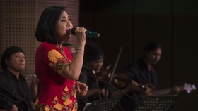 Duet Elok Biduan Keroncong Ibu dan Anak Soekotjo