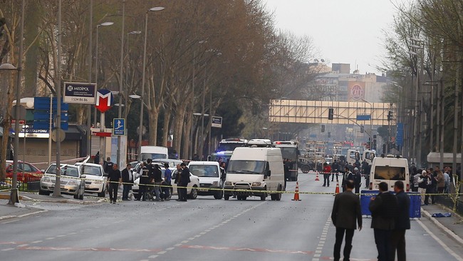Kepolisian Turki menduga Jurnalis asal Arab Saudi Jamal Khashoggi yang menghilang empat hari lalu tewas dibunuh di kantor Konsulat Arab Saudi di Istanbul.