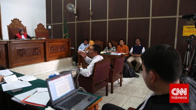 Sidang praperadilan bekas Menteri Agama Suryadharma Ali melawan Komisi Pemberantasan Korupsi akhirnya sampai pada tahap putusan, hari ini, Rabu (8/4).