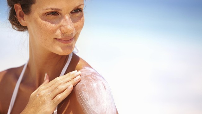 Sunblock alias tabir surya merupakan bawaan wajib apabila sedang berlibur ke pantai. Tapi tabir surya ini berbahaya bagi terumbu karang. 