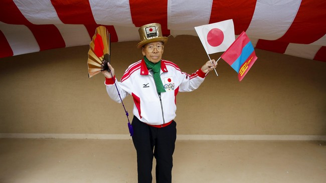 Keseruan Kejuaraan Sumo, Honozumo, di Kuil Yasukuni