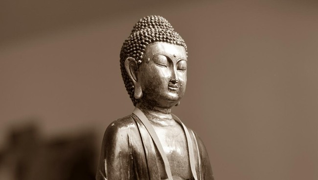 Sebuah pagoda Vietnam mengembalikan rambut Buddha ke Myanmar usai diragukan keasliannya.
