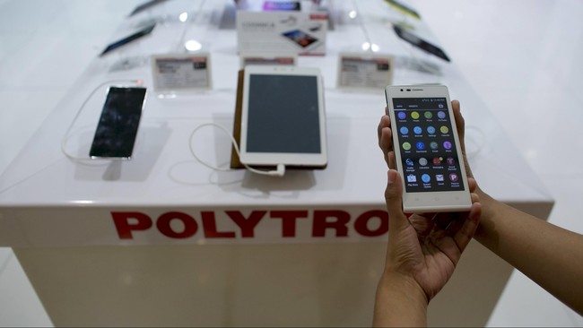 Rencana Menkominfo Rudiantara menyederhanakan proses uji sertifikasi ponsel untuk merek global pada 2017 ditanggapi positif oleh Advan dan Polytron.