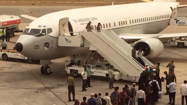 Menlu Reto akan menyambut 110 WNI dari Yaman rencananya akan tiba di Bandara Internasional Soekarno-Hatta (Soetta) pada Ahad siang (5/4).