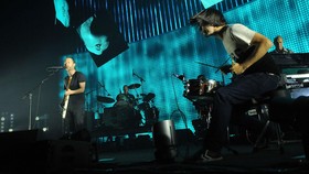 Demi Para Penggemar, Radiohead Menolak Lupa