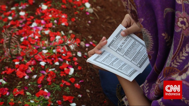 Angka pemakaman DKI pada Maret 2020 tercatat 4.377 pemakaman, atau yang tertinggi dalam kurun 10 tahun terakhir data pemakaman di ibu kota.