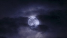 Malam Nanti Langit Indonesia Dihiasi Gerhana Bulan Sebagian