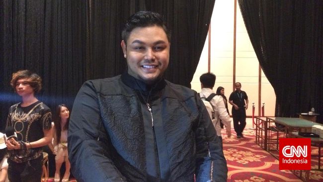 Bagi Ivan Gunawan, agar karyanya sebagai desainer bisa kekal sepanjang masa, ia harus mengeluarkan desain ready to wear untuk lini fesyennya.