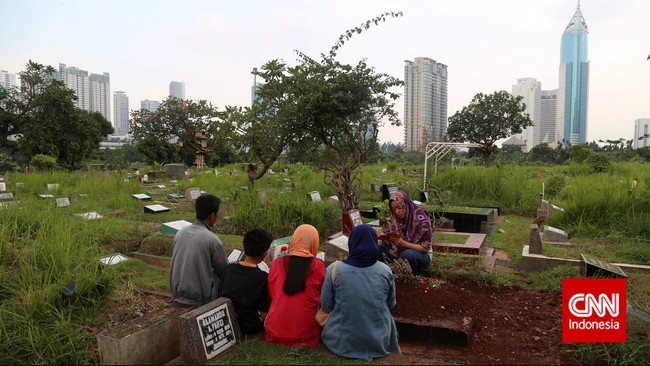 Pemprov DKI Jakarta menargetkan penambahan lahan pemakaman baru seluas 10 hektar per tahun hingga 2017.