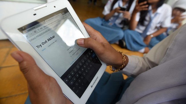 Tanpa menggunakan internet, pelaksanaan ujian nasional dipercaya akan berlangsung lebih aman dan minim hambatan. Bagaimana cara kerjanya?
