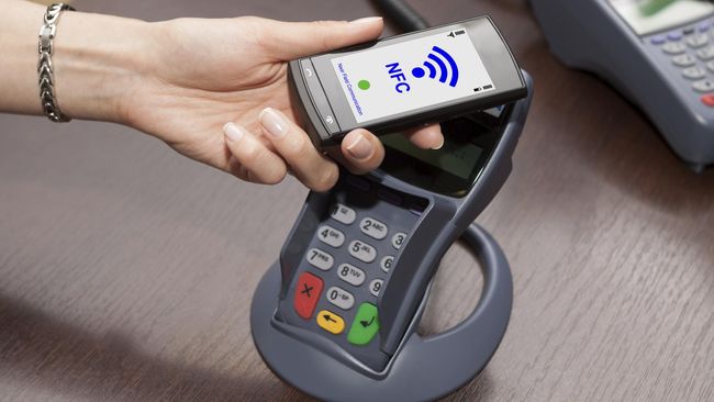 Mengenal Fungsi Menarik NFC di Ponsel Pintar NFC seakan sudah menjadi fitur standar di ponsel pintar terkini. Tapi mungkin masih ada pengguna yang belum mengetahui fungsi sesungguhnya.