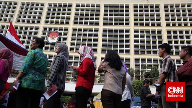 KPU hari ini melakukan rapat koordinasi dengan 34 provinsi guna menyiapkan amunisi jelang sidang gugatan perselisihan hasil pemilu di Mahkamah Konstitusi.