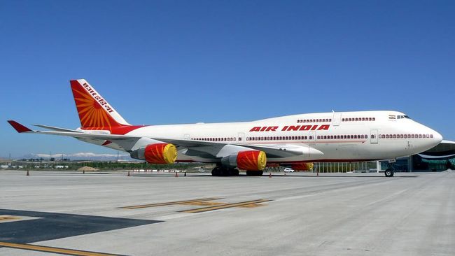 Terlilit Utang, Seluruh Saham Maskapai Air India Dijual Pemerintah India melepas Air India karena masalah keuangan, seperti utang US$8 miliar, kesulitan membayar gaji karyawan.