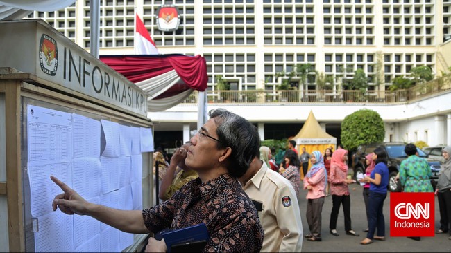 Di tengah gugatan hasil Pemilu di Mahkamah Agung, KPU sudah mulai menyiapkan pilkada serentak 2020.