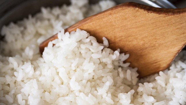 Banyaknya tokoh idola yang memiliki bentuk tubuh langsing, bikin banyak remaja rela diet ketat. Tapi, itu langkah yang salah lho.