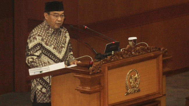 Sampai Agustus 2015, manajemen Pertamina menyebut kerugian yang harus ditelan perusahaan akibat berjualan BBM jenis Premium mencapai Rp 15,3 triliun.