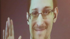Batang Hidung Edward Snowden Muncul di New York
