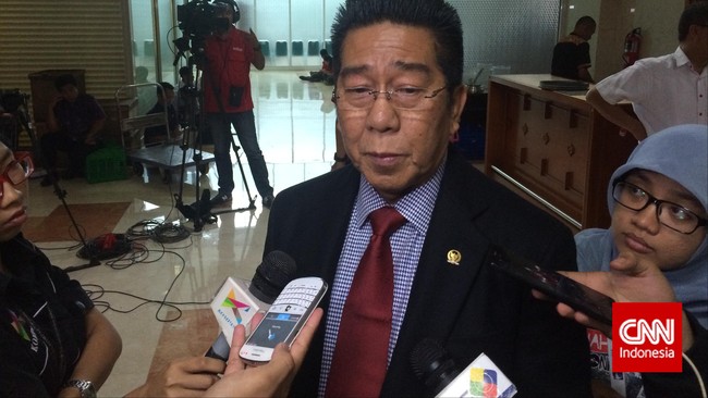 "Kalau bicara program, ujung-ujungnya proyek. Itu yang saya enggak suka," kata anggota Fraksi PDI Perjuangan Henry Yosodiningrat, Jumat (12/6).