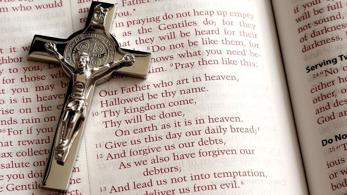 20 Ayat Alkitab tentang Kenaikan Yesus ke Surga