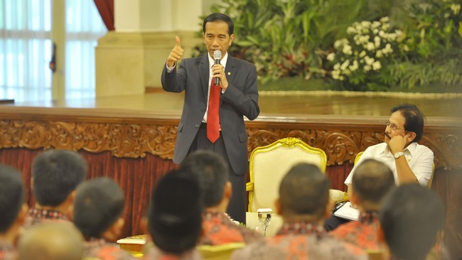 Presiden Joko Widodo meminta anggota Real Estate Indonesia (REI) berfokus untuk mengejar kekurangan unit rumah terhadap jumlah masyarakat (backlog).