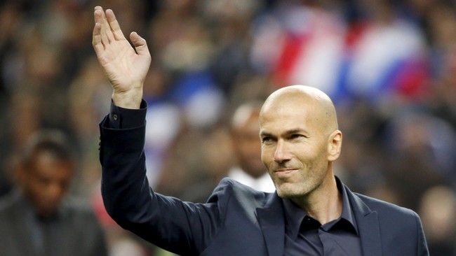 Kartu merah tak melulu identik dengan pelanggaran keras. Kartu merah kadang keluar karena sebuah tingkah konyol, seperti misalnya selfie dengan Zinedine Zidane.