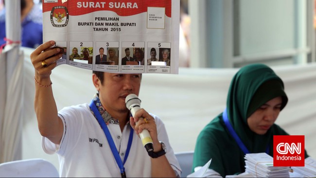 Surat keterangan Dukcapil kemungkinan bisa digunakan untuk memilih dalam Pilkada bagi warga yang belum memiliki e-KTP atau belum tardaftar di DPT.