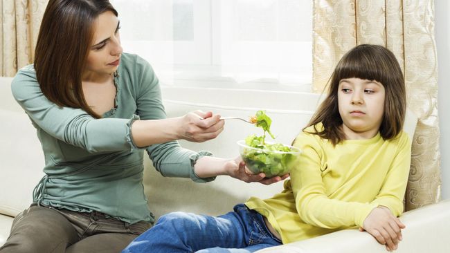 Fase MPASI menjadi penting bagi seorang anak untuk mulai diperkenalkan dengan makanan berserat seperti sayuran dan buah-buahan.
