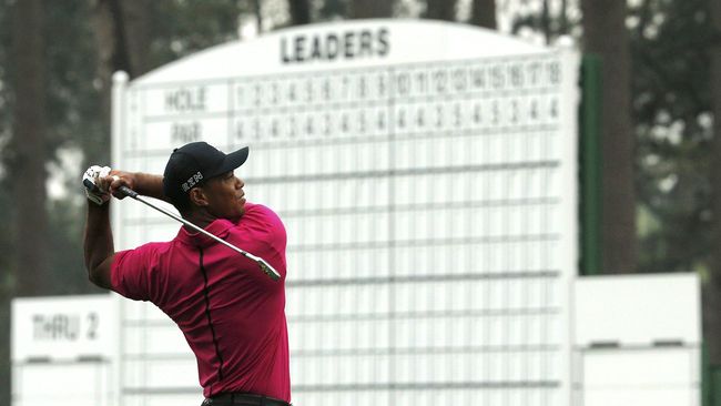 Golf Butuh Juara Berkulit Hitam Seperti Woods Tiger Woods diharapkan kembali ke kejayaannya sebagai pegolf kelas dunia demi menginspirasi masa depan anak-anak kulit hitam untuk bisa menyukai olahraga golf.