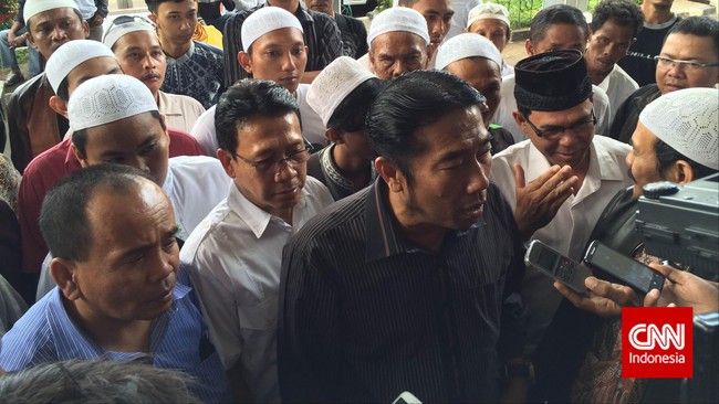 Pertimbangannya, penetapan tersangka yang menjadi dalil materi dianggap hakim Tatik bukan kewenangan lembaga praperadilan.
