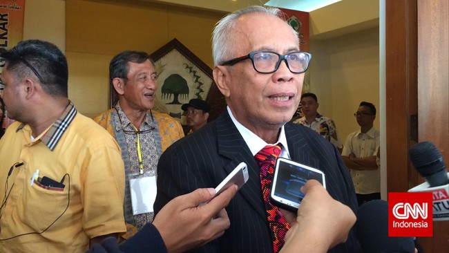 OC Kaligis ingin Gubernur DKI Jakarta Anies Baswedan untuk memberhentikan Bambang Widjajanto sebagai anggota Ketua Komite Pencegahan Korupsi TGUPP.